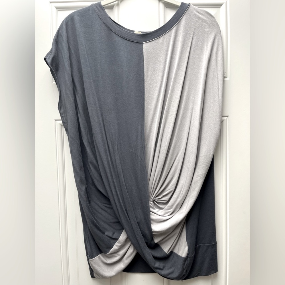 Blueish gray twist front top